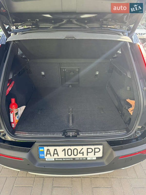 Внедорожник / Кроссовер Volvo XC40 2019 в Киеве
