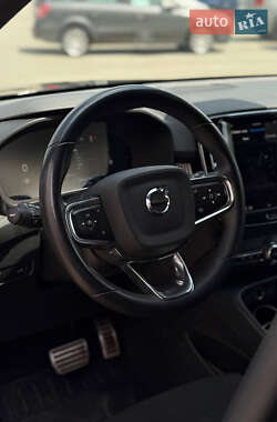 Позашляховик / Кросовер Volvo XC40 2022 в Чернівцях