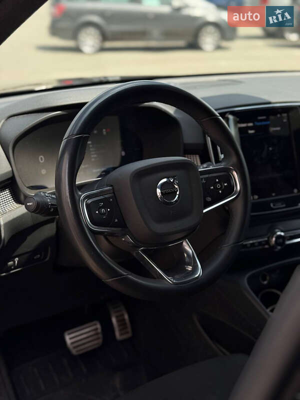 Внедорожник / Кроссовер Volvo XC40 2022 в Черновцах
