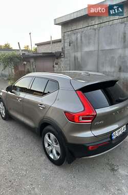 Внедорожник / Кроссовер Volvo XC40 2020 в 