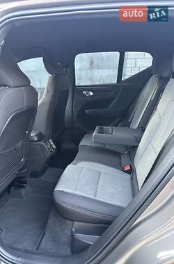 Внедорожник / Кроссовер Volvo XC40 2020 в 