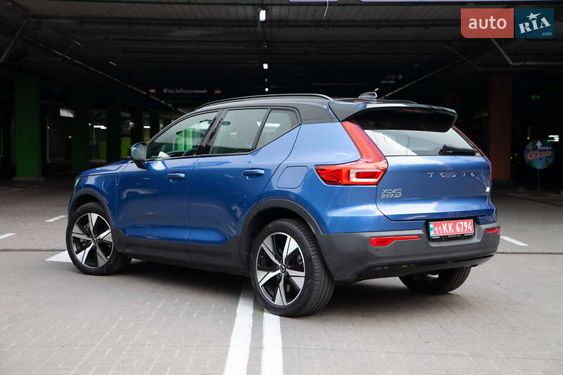 Внедорожник / Кроссовер Volvo XC40 2021 в Киеве