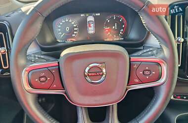 Внедорожник / Кроссовер Volvo XC40 2020 в 
