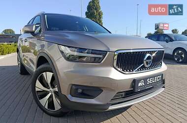 Внедорожник / Кроссовер Volvo XC40 2020 в 