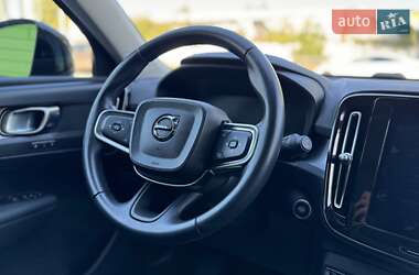 Внедорожник / Кроссовер Volvo XC40 2019 в 