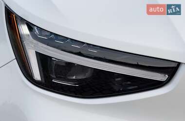 Внедорожник / Кроссовер Volvo XC40 2024 в 