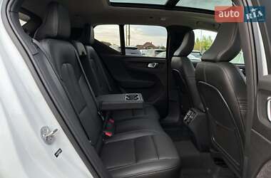 Внедорожник / Кроссовер Volvo XC40 2024 в 