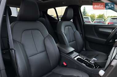 Внедорожник / Кроссовер Volvo XC40 2024 в 