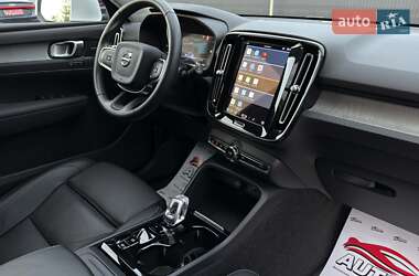 Внедорожник / Кроссовер Volvo XC40 2024 в 