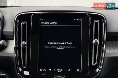 Внедорожник / Кроссовер Volvo XC40 2024 в 