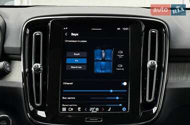 Внедорожник / Кроссовер Volvo XC40 2024 в 