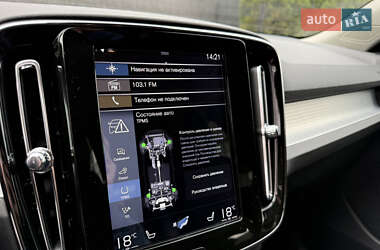 Внедорожник / Кроссовер Volvo XC40 2019 в 