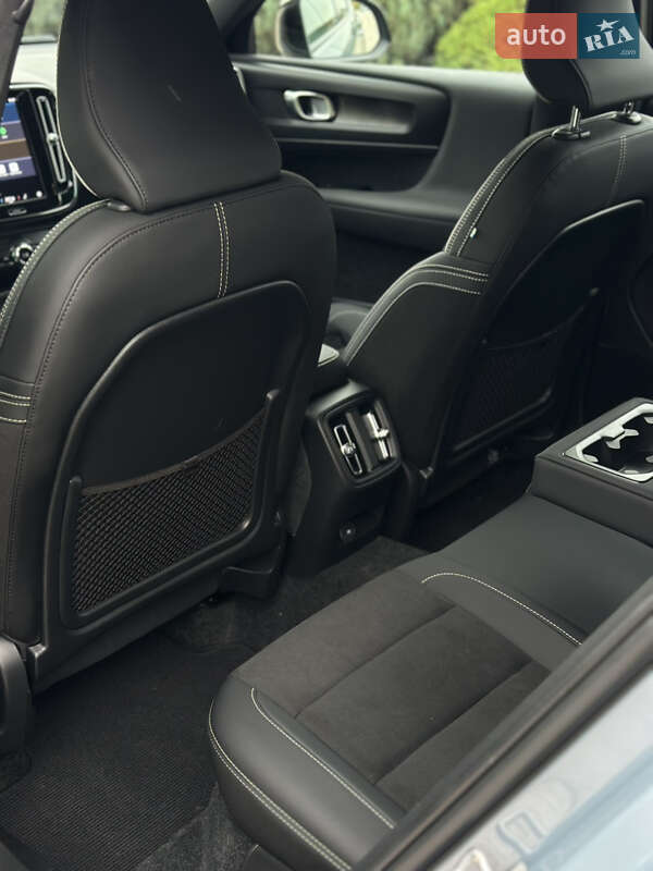 Внедорожник / Кроссовер Volvo XC40 2023 в Днепре