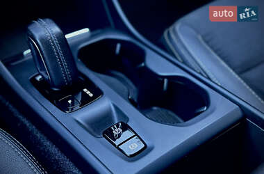Внедорожник / Кроссовер Volvo XC40 2020 в 