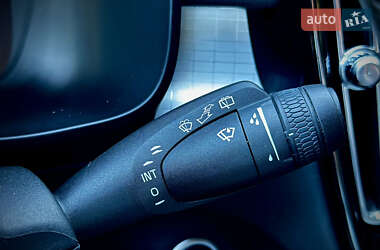 Внедорожник / Кроссовер Volvo XC40 2020 в 
