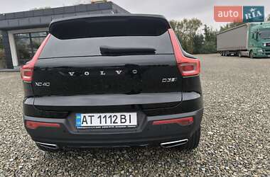Позашляховик / Кросовер Volvo XC40 2018 в 