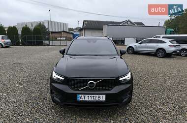Позашляховик / Кросовер Volvo XC40 2018 в 