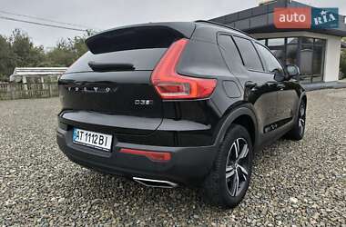 Позашляховик / Кросовер Volvo XC40 2018 в 