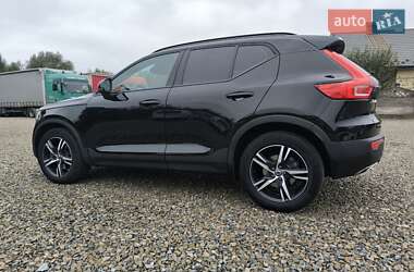 Позашляховик / Кросовер Volvo XC40 2018 в 