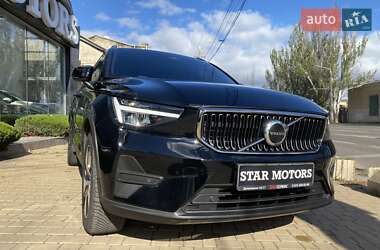 Внедорожник / Кроссовер Volvo XC40 2022 в 