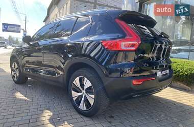 Внедорожник / Кроссовер Volvo XC40 2022 в 