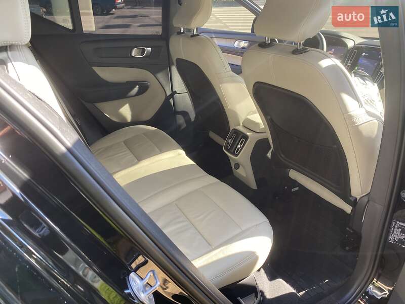 Внедорожник / Кроссовер Volvo XC40 2022 в Одессе