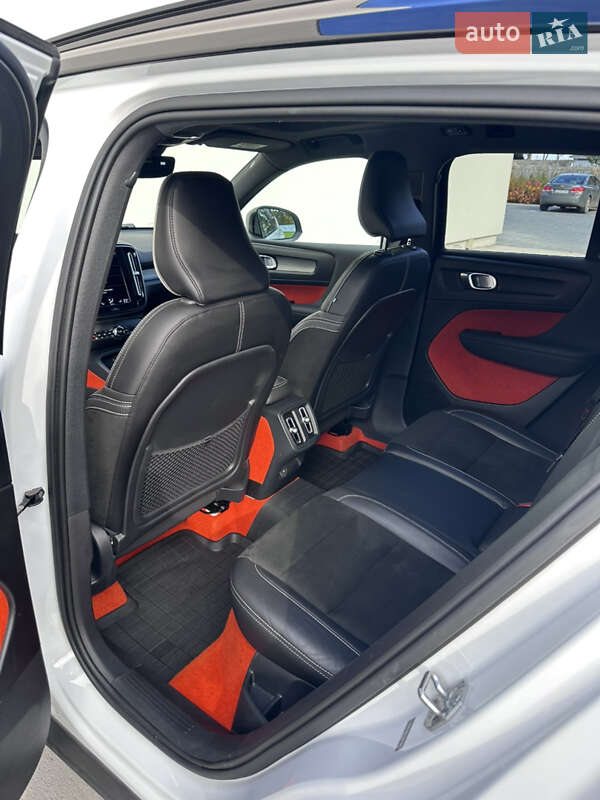 Внедорожник / Кроссовер Volvo XC40 2018 в Луцке