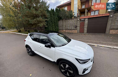 Внедорожник / Кроссовер Volvo XC40 2024 в 