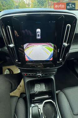 Внедорожник / Кроссовер Volvo XC40 2024 в 