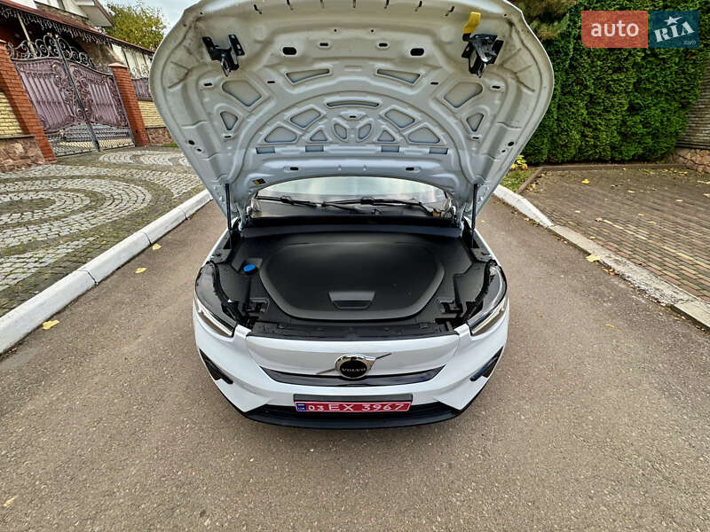 Позашляховик / Кросовер Volvo XC40 2024 в Рівному фото 31 Позашляховик / Кросовер Volvo XC40 2024 в Рівному