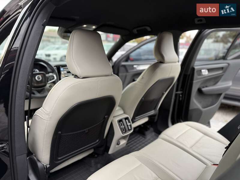 Внедорожник / Кроссовер Volvo XC40 2022 в Днепре фото 25 Внедорожник / Кроссовер Volvo XC40 2022 в Днепре