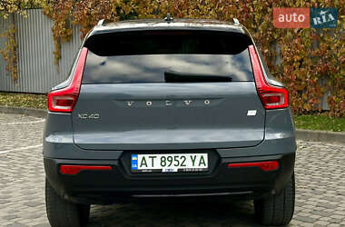 Внедорожник / Кроссовер Volvo XC40 2021 в 