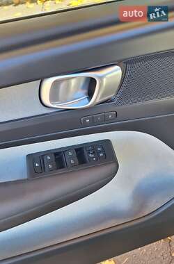 Внедорожник / Кроссовер Volvo XC40 2018 в 