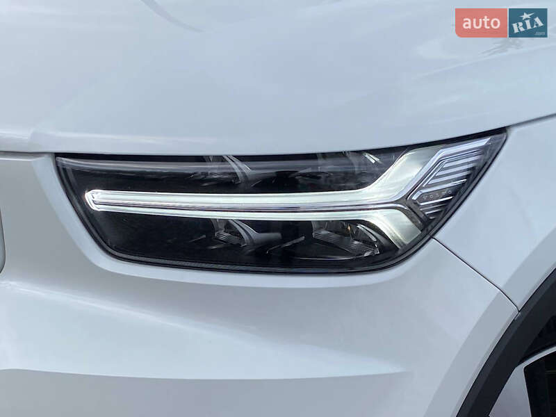 Внедорожник / Кроссовер Volvo XC40 2021 в Самборе