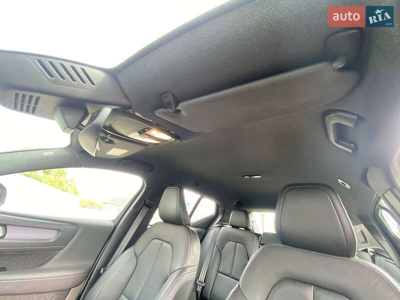 Внедорожник / Кроссовер Volvo XC40 2021 в Самборе