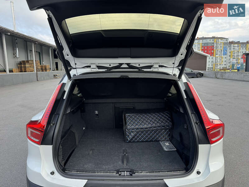 Внедорожник / Кроссовер Volvo XC40 2018 в Виннице фото 44 Внедорожник / Кроссовер Volvo XC40 2018 в Виннице