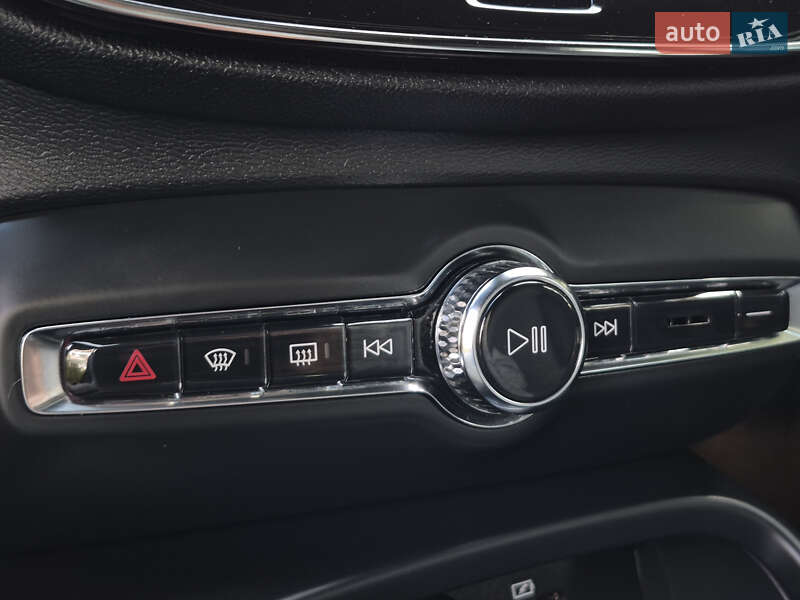 Позашляховик / Кросовер Volvo XC40 2021 в Львові