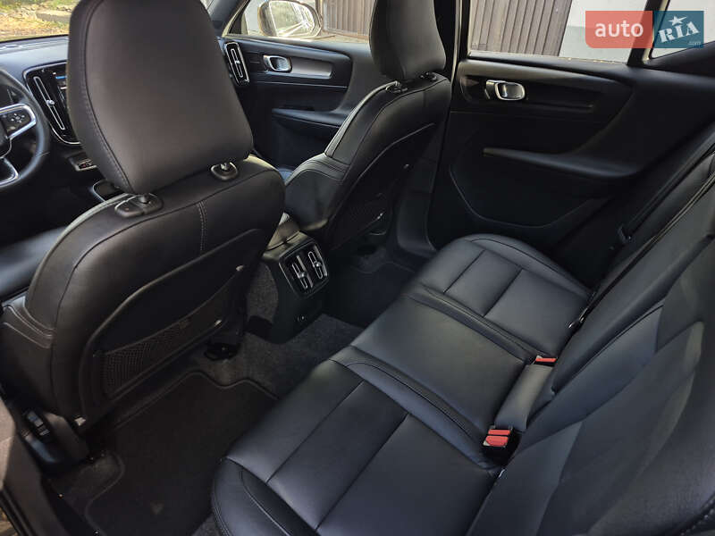 Позашляховик / Кросовер Volvo XC40 2021 в Львові