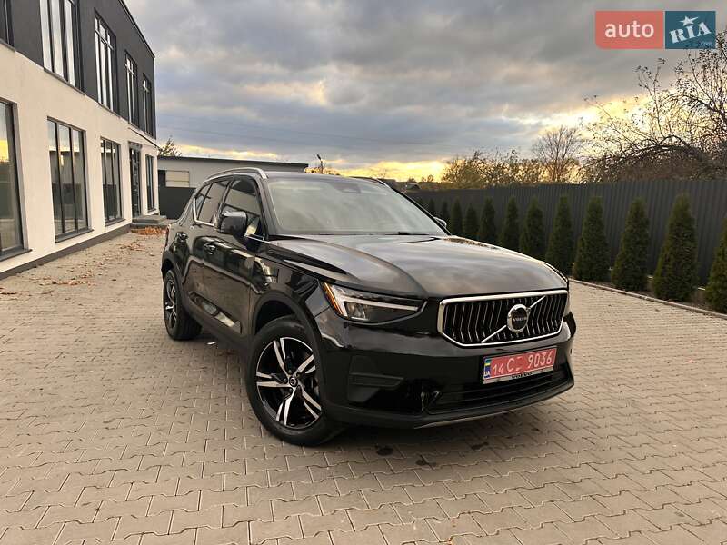 Внедорожник / Кроссовер Volvo XC40 2023 в Самборе