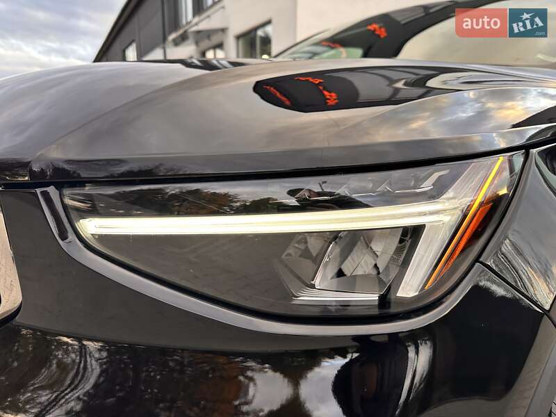 Внедорожник / Кроссовер Volvo XC40 2023 в Самборе