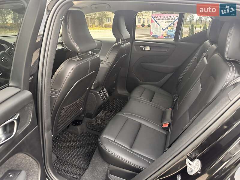 Внедорожник / Кроссовер Volvo XC40 2023 в Самборе