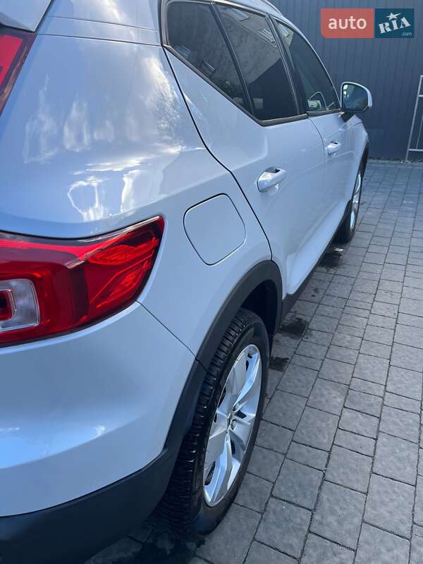 Внедорожник / Кроссовер Volvo XC40 2020 в Ивано-Франковске