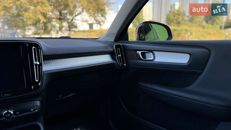 Позашляховик / Кросовер Volvo XC40 2019 в Києві
