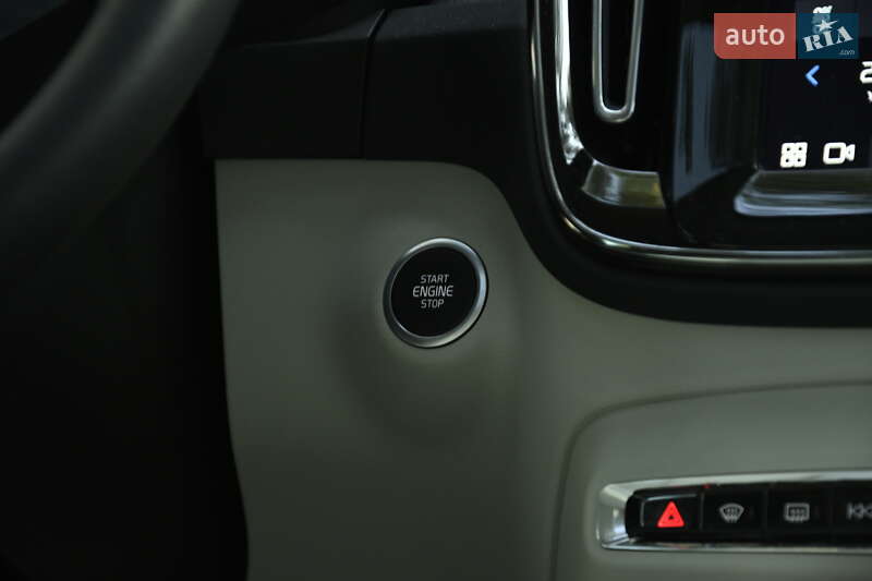 Позашляховик / Кросовер Volvo XC40 2024 в Бердичеві