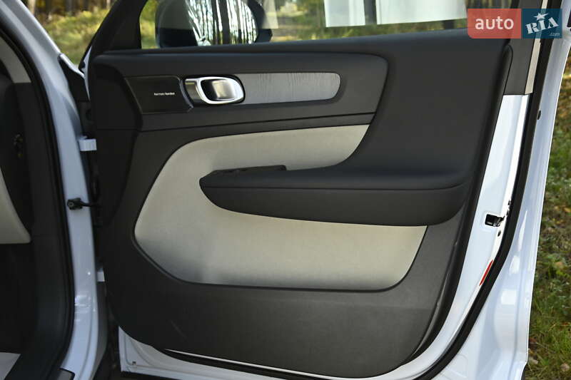 Позашляховик / Кросовер Volvo XC40 2024 в Бердичеві