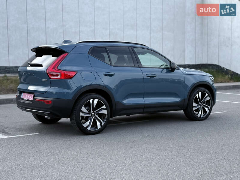 Внедорожник / Кроссовер Volvo XC40 2024 в Киеве