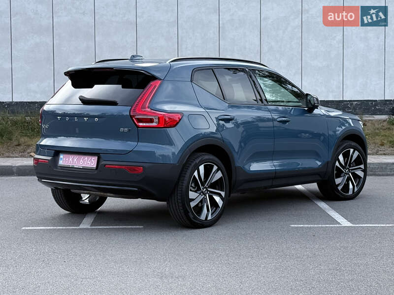 Внедорожник / Кроссовер Volvo XC40 2024 в Киеве