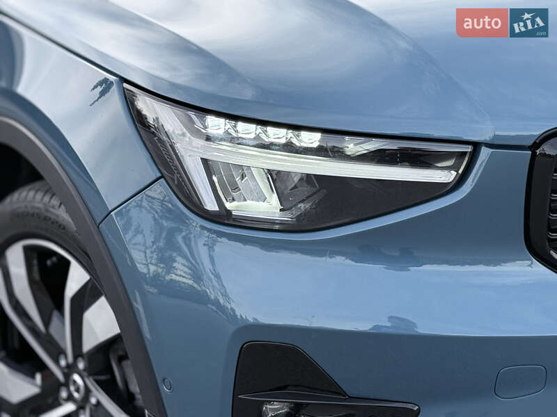 Внедорожник / Кроссовер Volvo XC40 2024 в Киеве