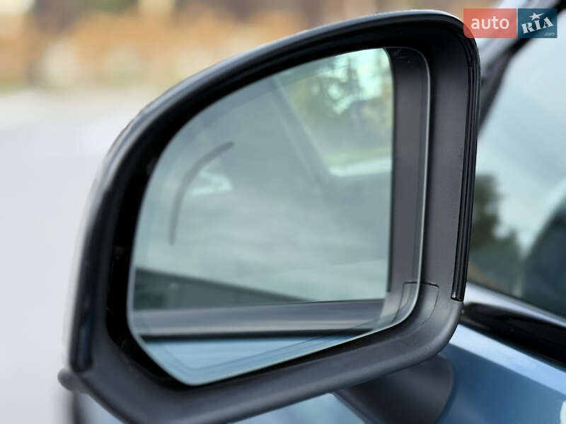 Внедорожник / Кроссовер Volvo XC40 2024 в Киеве