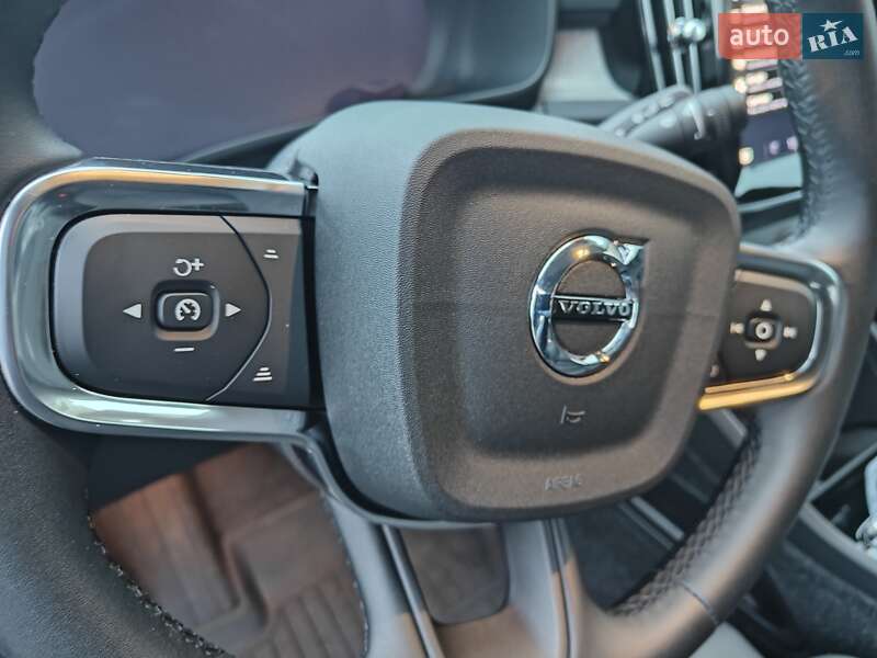 Позашляховик / Кросовер Volvo XC40 2025 в Києві